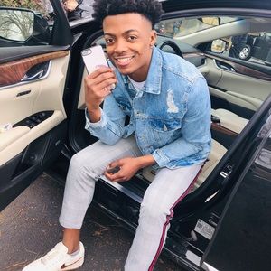 Meet your Posher, Elizabeth